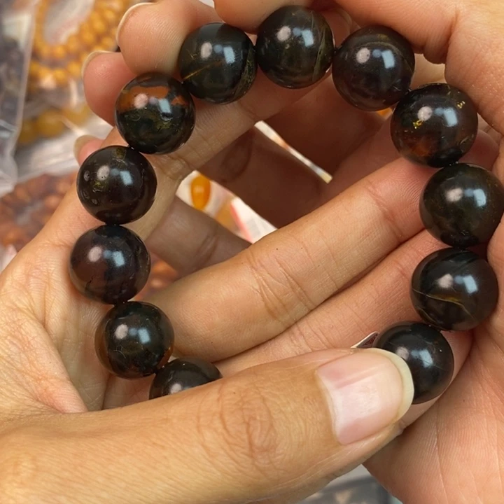 琥珀未镶嵌珠宝奇石