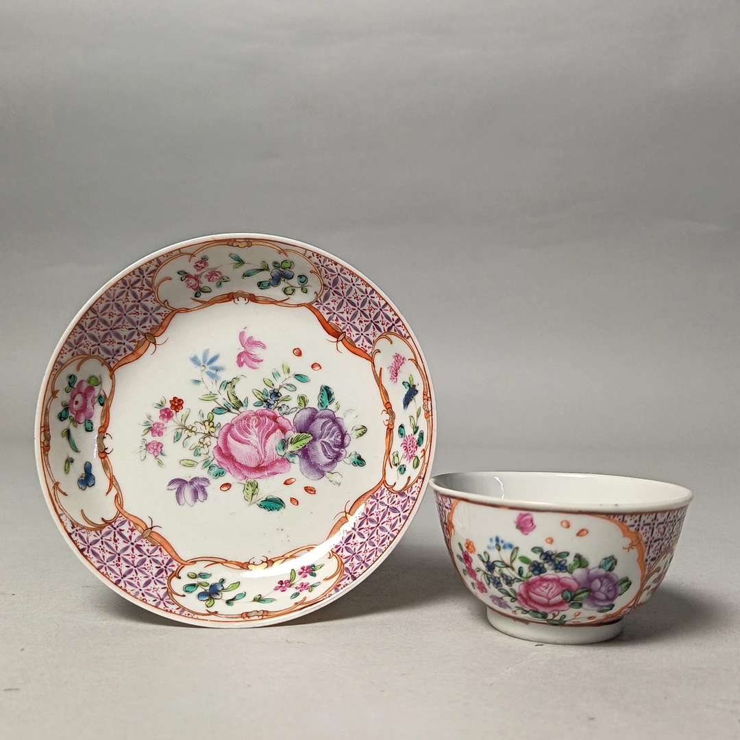 【010022239】清乾隆 粉彩花卉杯盘一套