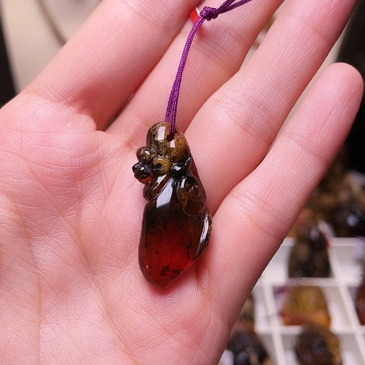 琥珀未镶嵌裸石抚顺琥珀灵猴献桃421