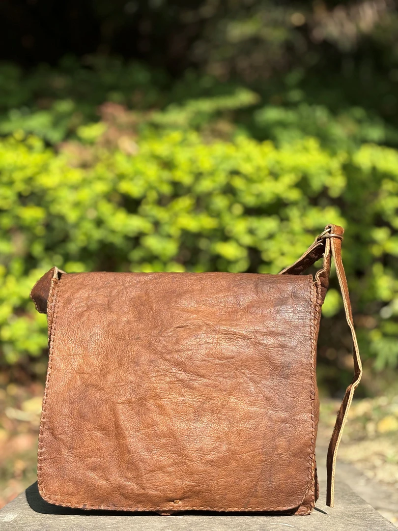 水牛皮真皮复古单肩斜挎男女同款邮差单肩斜挎包 不退换 介意勿拍