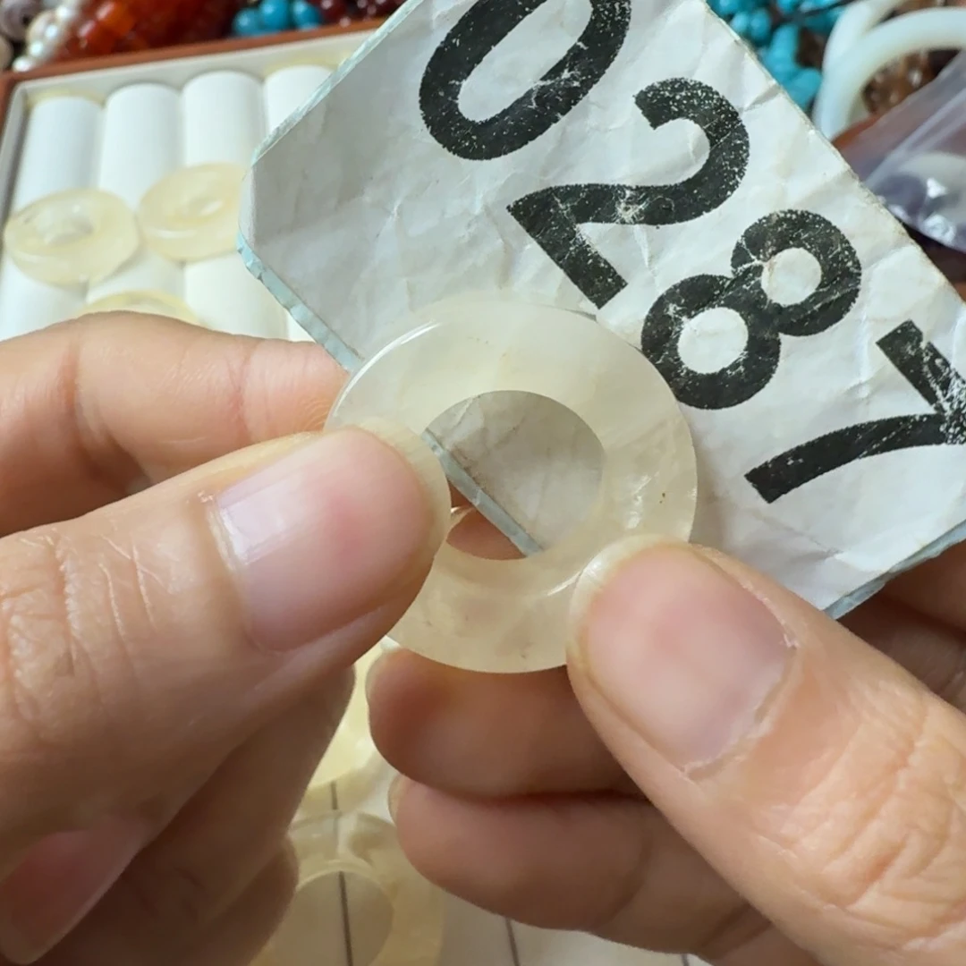 一***人玛瑙/玉髓未镶嵌颈饰