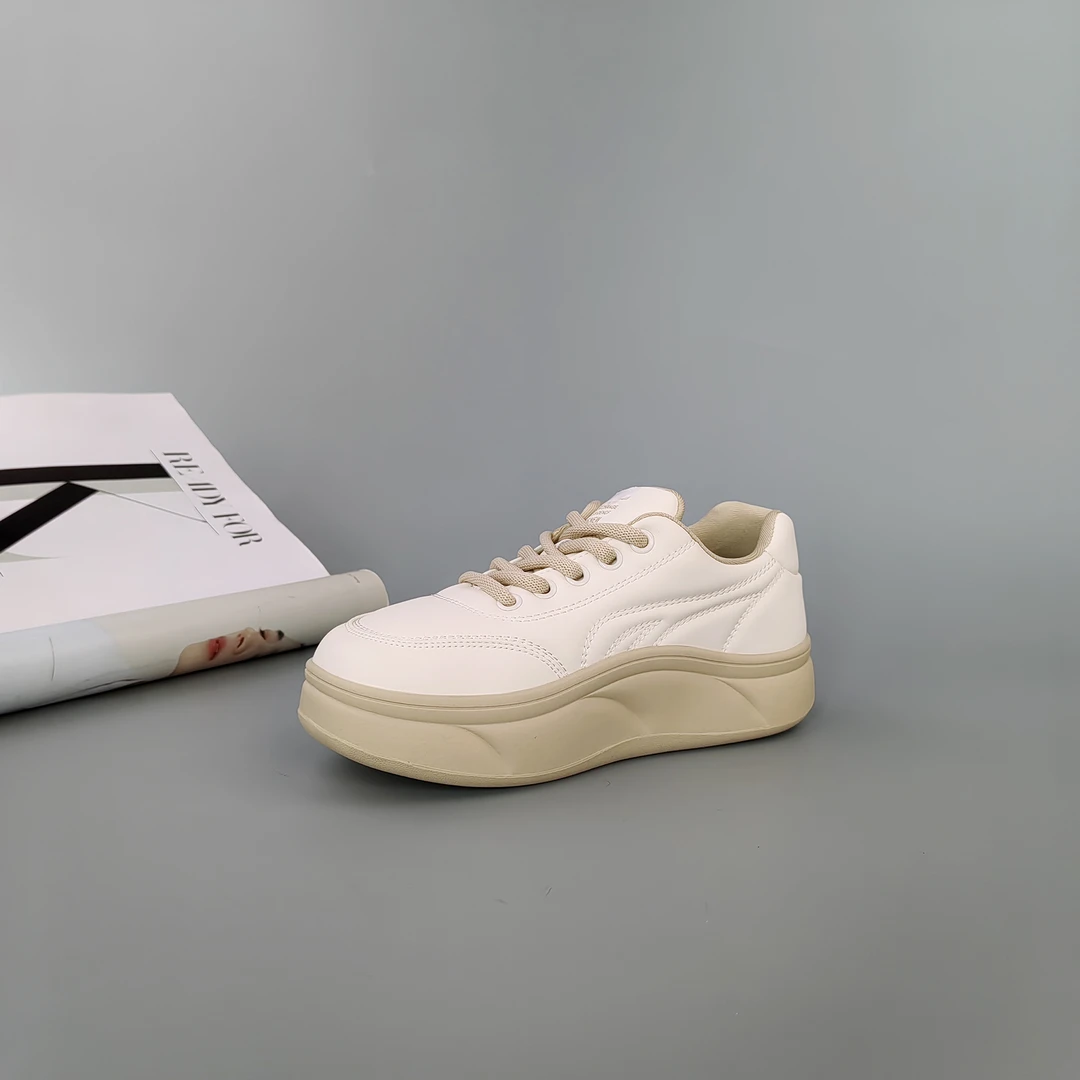 2024秋冬新款时尚厚底真皮女士休闲板鞋-0122223