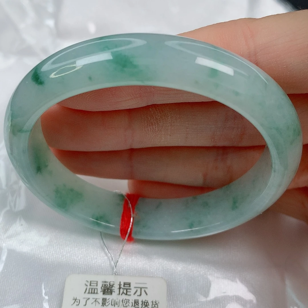 未镶嵌手镯翡翠52.8贵妃，清秀飘绿花，完整，034