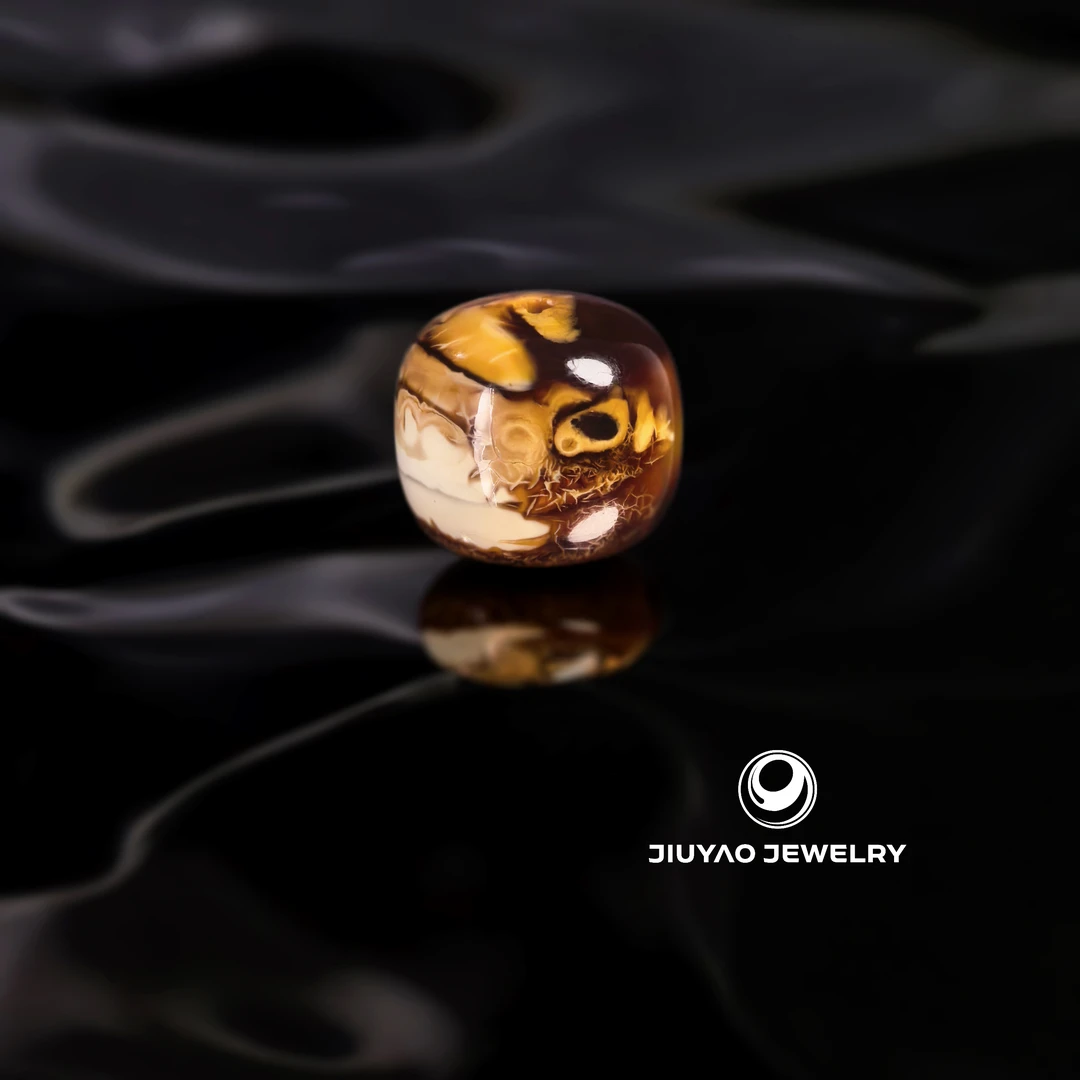 （10.4mm）10.4毫米红白咖沁眼睛妖孽老型 一物一拍 天然琥珀蜜蜡