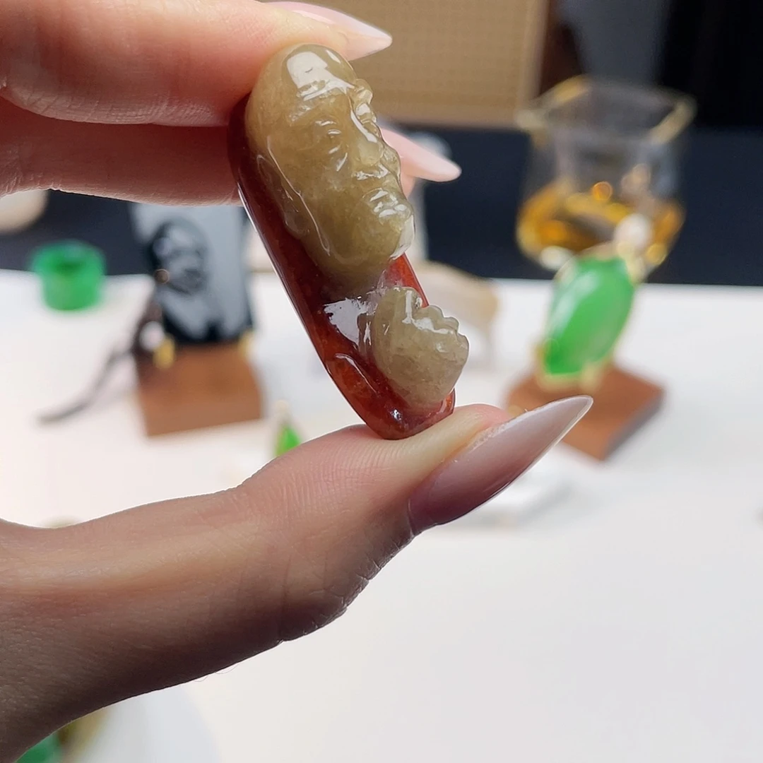 翡翠未镶嵌颈饰十八罗汉