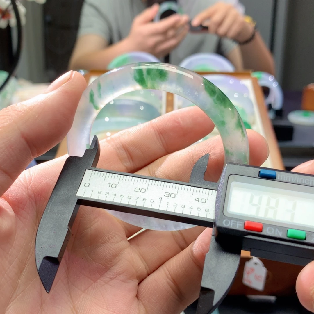 翡翠未镶嵌手镯高冰飘花