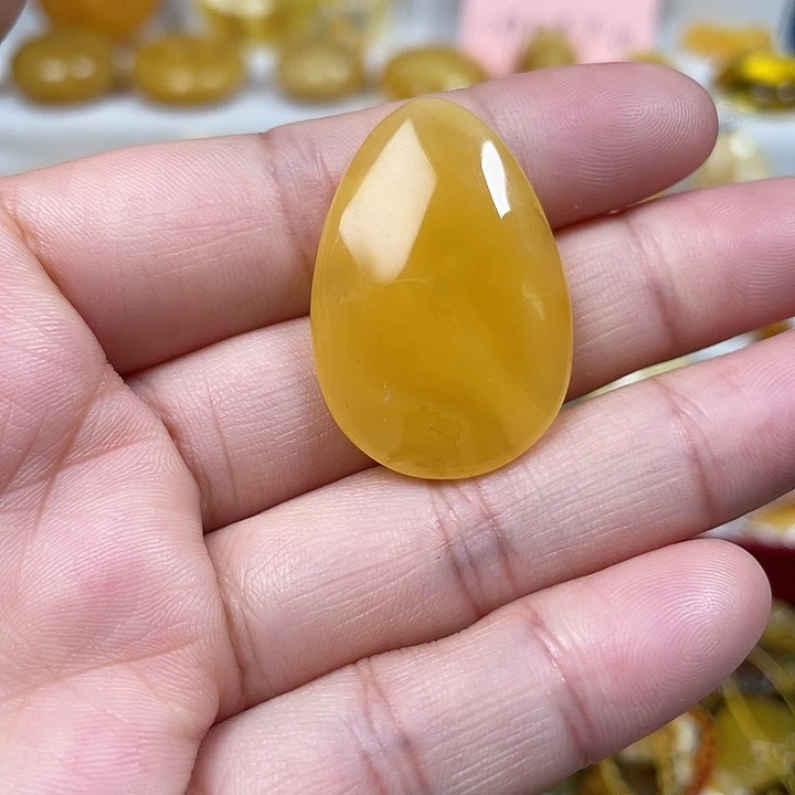 蜜蜡未镶嵌颈饰水滴