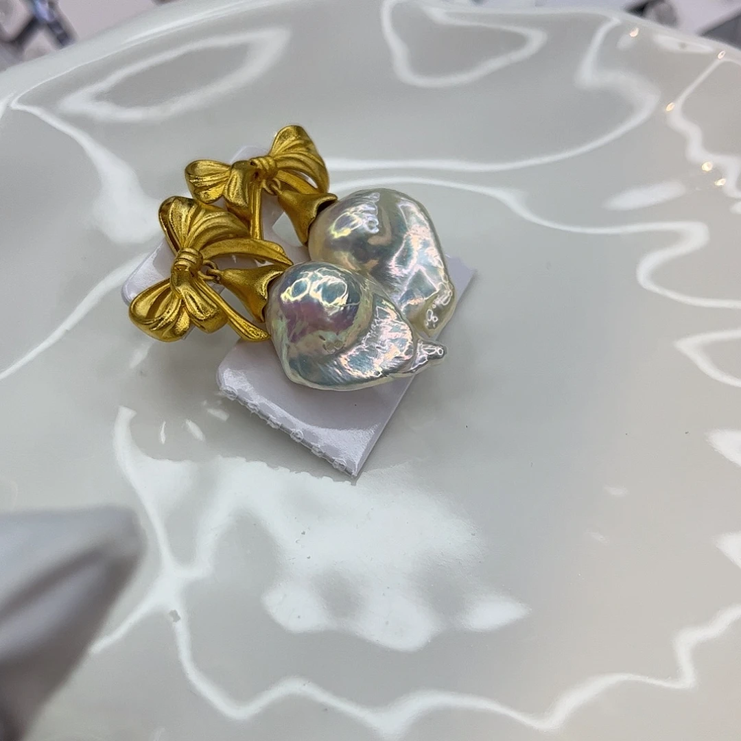 淡水珍珠合金耳饰