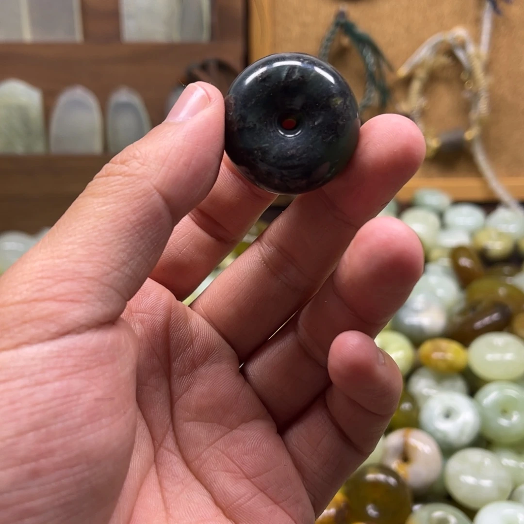 蛇纹石玉合金颈饰