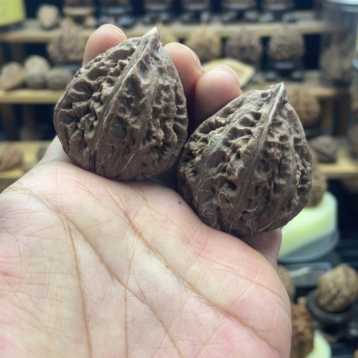 文玩核桃吊坠东北楸子18