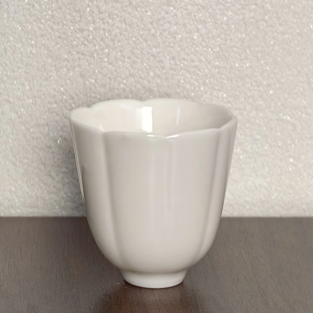 个人专用喝茶精致陶瓷功夫茶杯茶具白瓷花瓣品茗杯