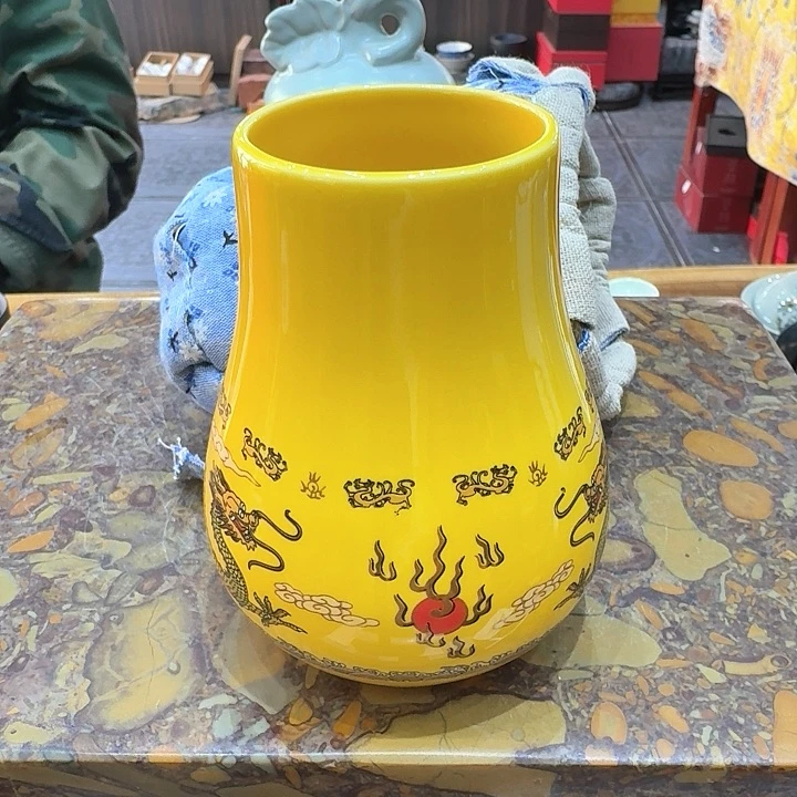 品茗杯一个，瓷。。。品茗