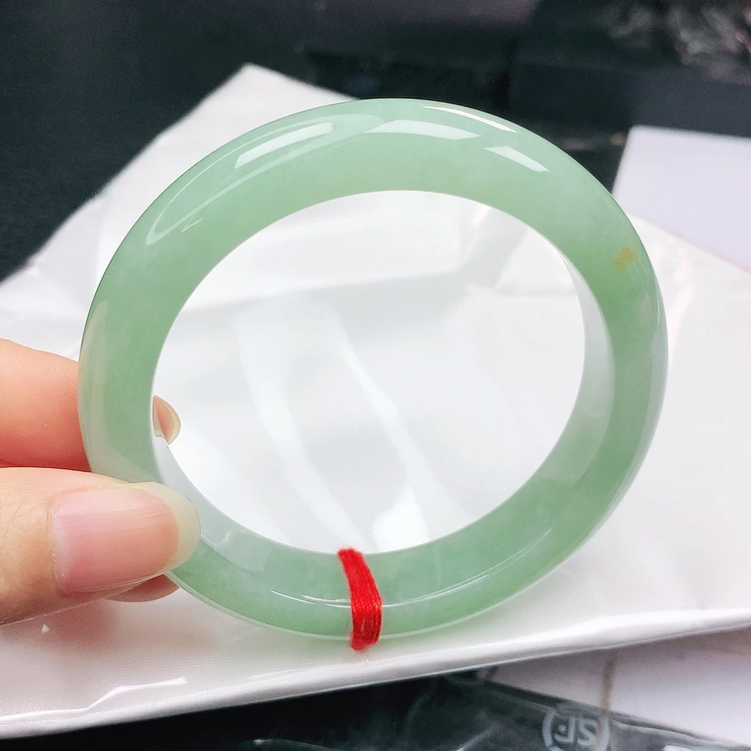 翡翠手镯未镶嵌正