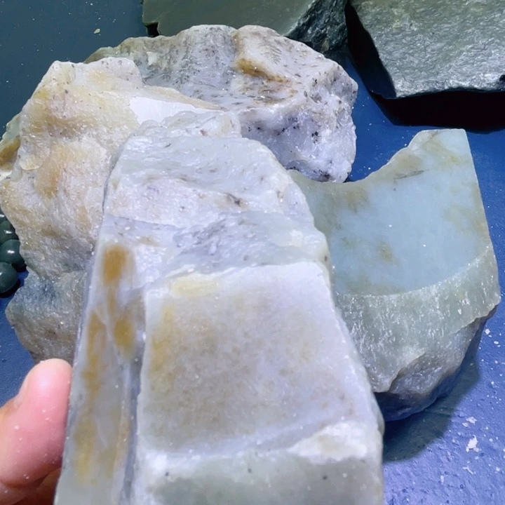 和田玉未镶嵌珠宝半成品