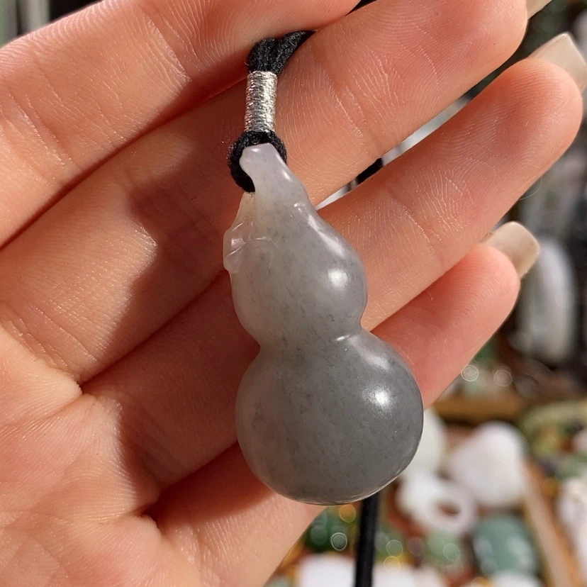 【闪购商品】吊坠(赠链)未镶嵌和田玉