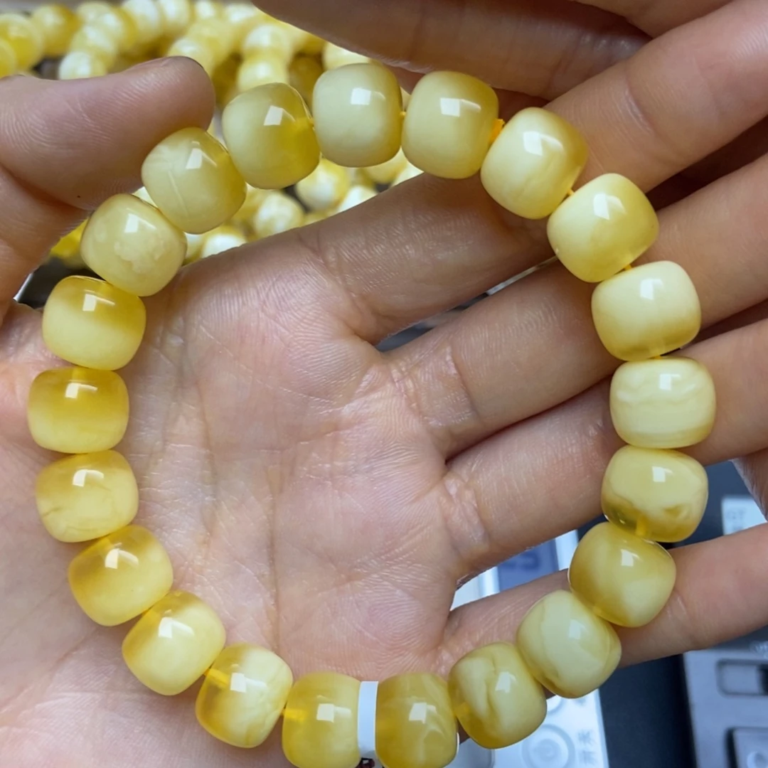 蜜蜡未镶嵌珠宝奇石160