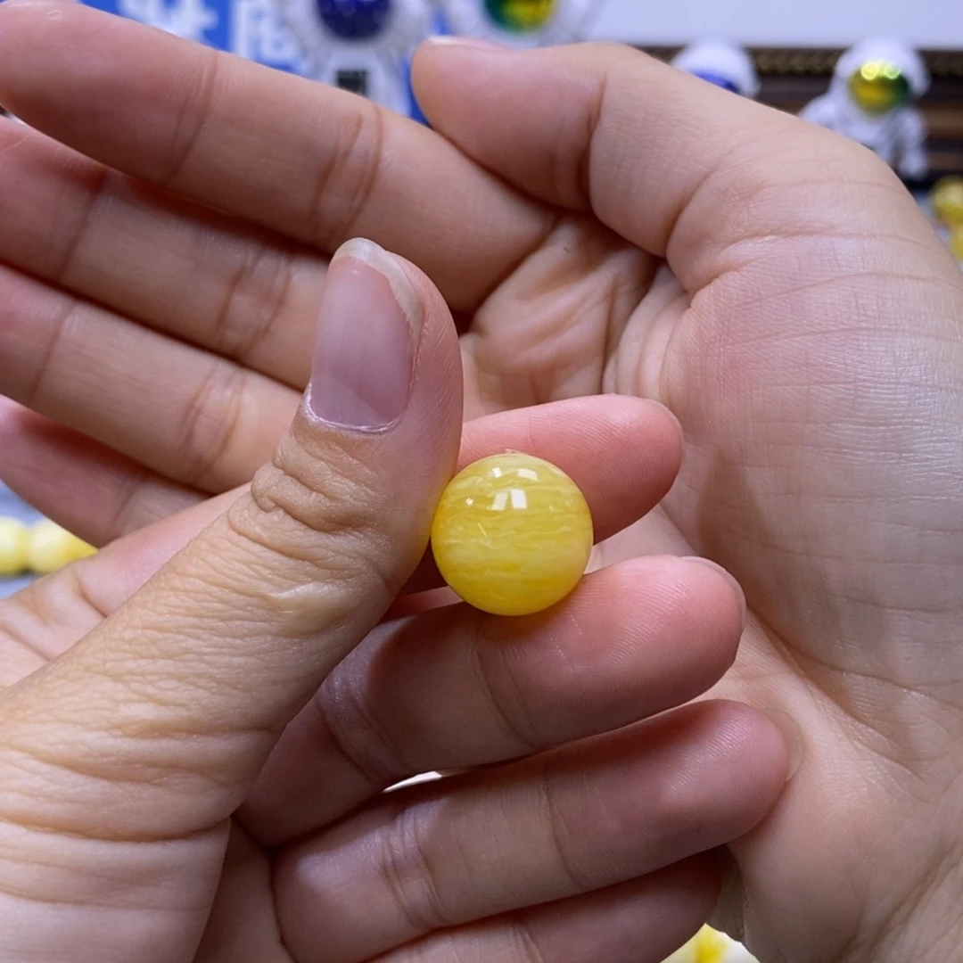 琥珀未镶嵌珠宝奇石゛**.