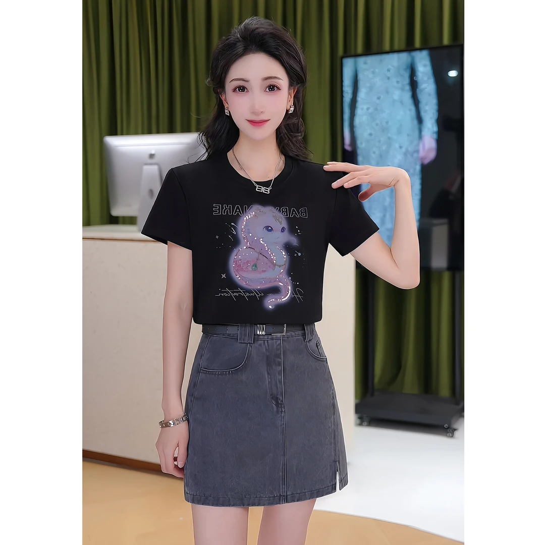 艾格2025春夏显瘦时尚休闲百搭可爱小蛇圆领修身女士T恤