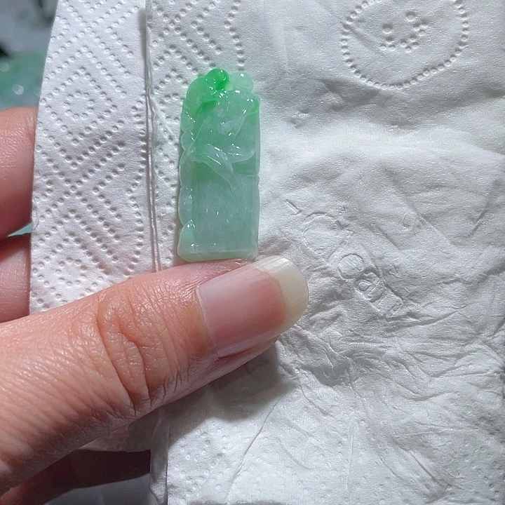 颈饰未镶嵌翡翠天