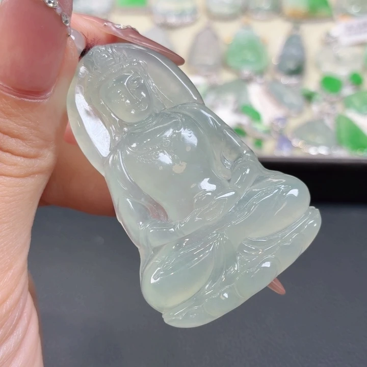 颈饰未镶嵌翡翠观音