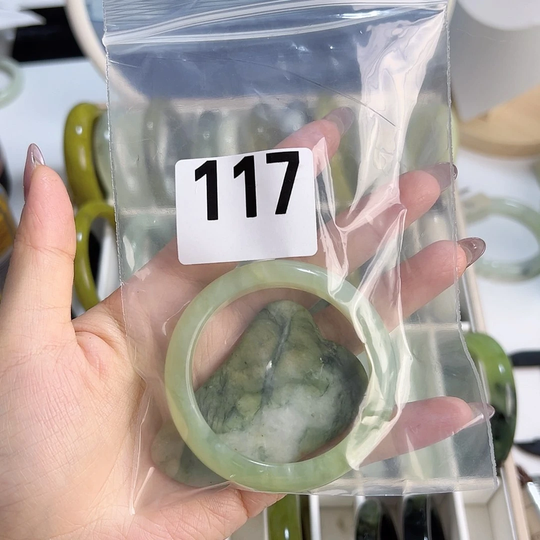 蛇纹石玉未镶嵌手镯来****）