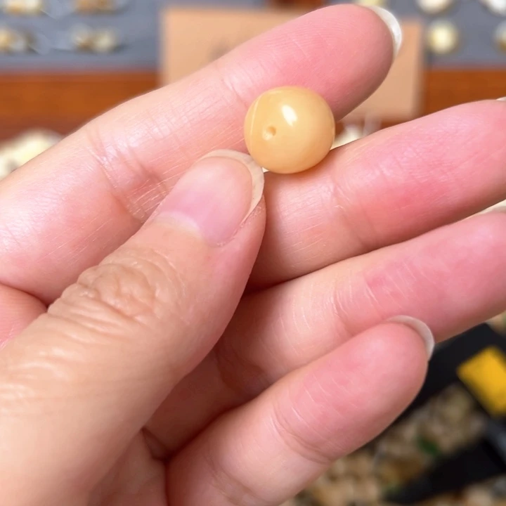 蜜蜡未镶嵌裸石11.1mm一个