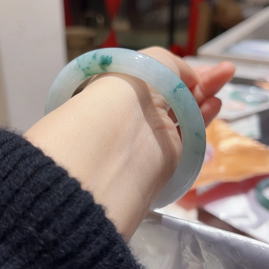 翡翠颈饰18K金镶嵌手镯