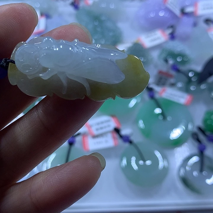 翡翠未镶嵌颈饰天然翡翠吊坠A货天然翡翠吊坠A货