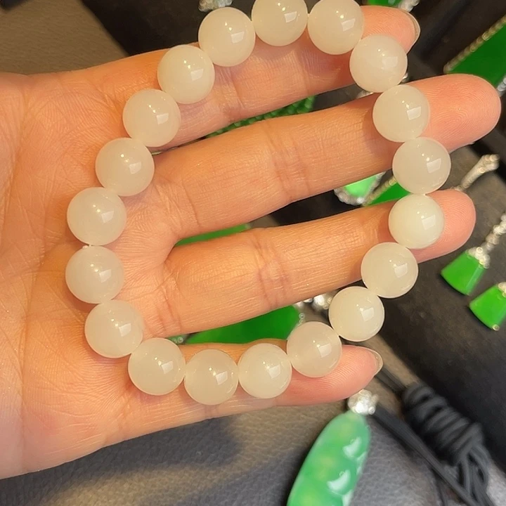 翡翠摆件未镶嵌手串