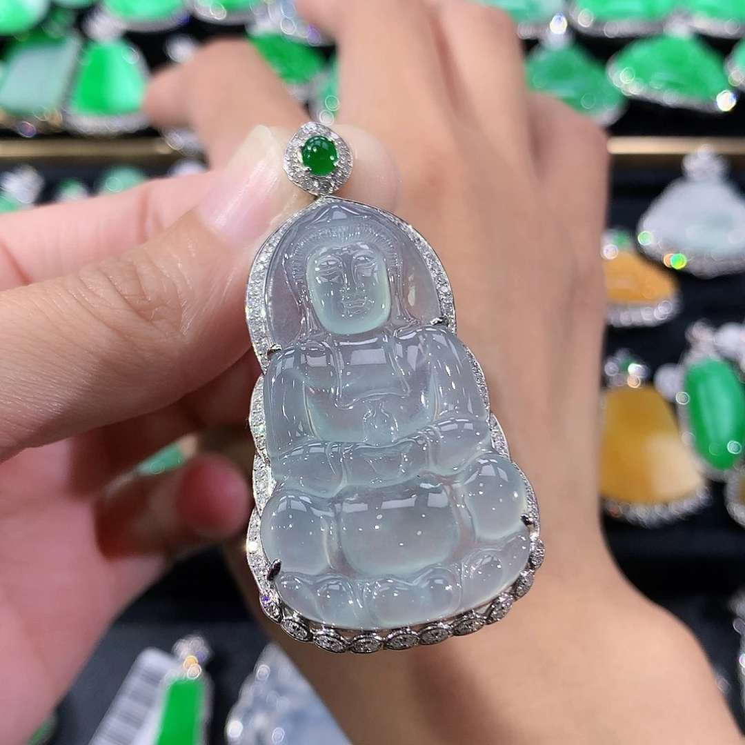 翡翠18K金镶嵌颈饰