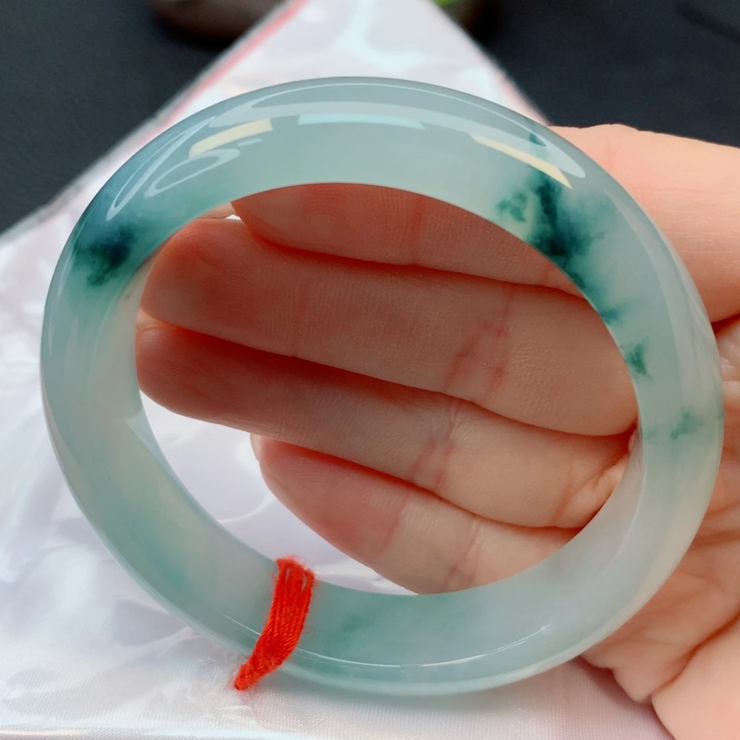 翡翠未镶嵌手镯53-54冰种冰透起荧光蓝底飘蓝花带双眼皮