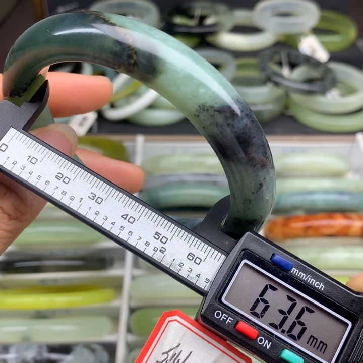 蛇纹石玉未镶嵌手镯649