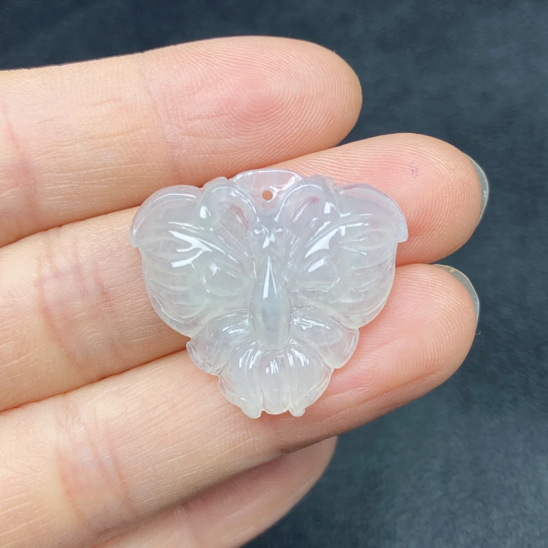 冰润精美白冰蝴蝶吊坠天然翡翠a货 尺寸26.7×24×6mm