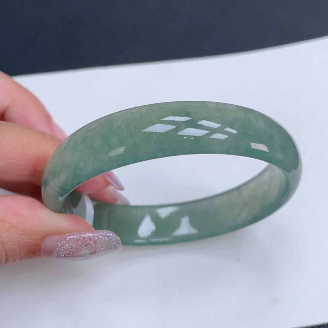 翡翠手镯（贵妃镯）未镶嵌55.6