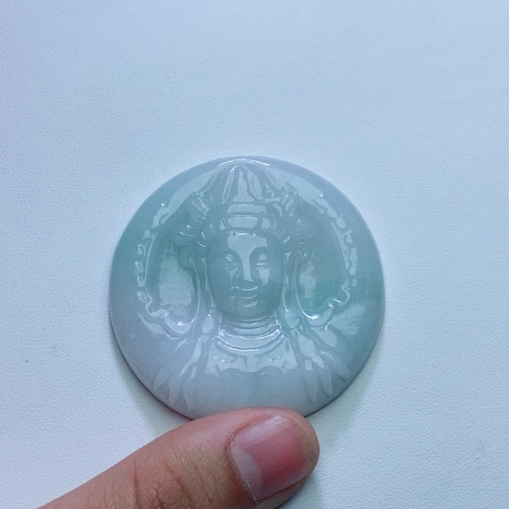 颈饰未镶嵌翡翠人物