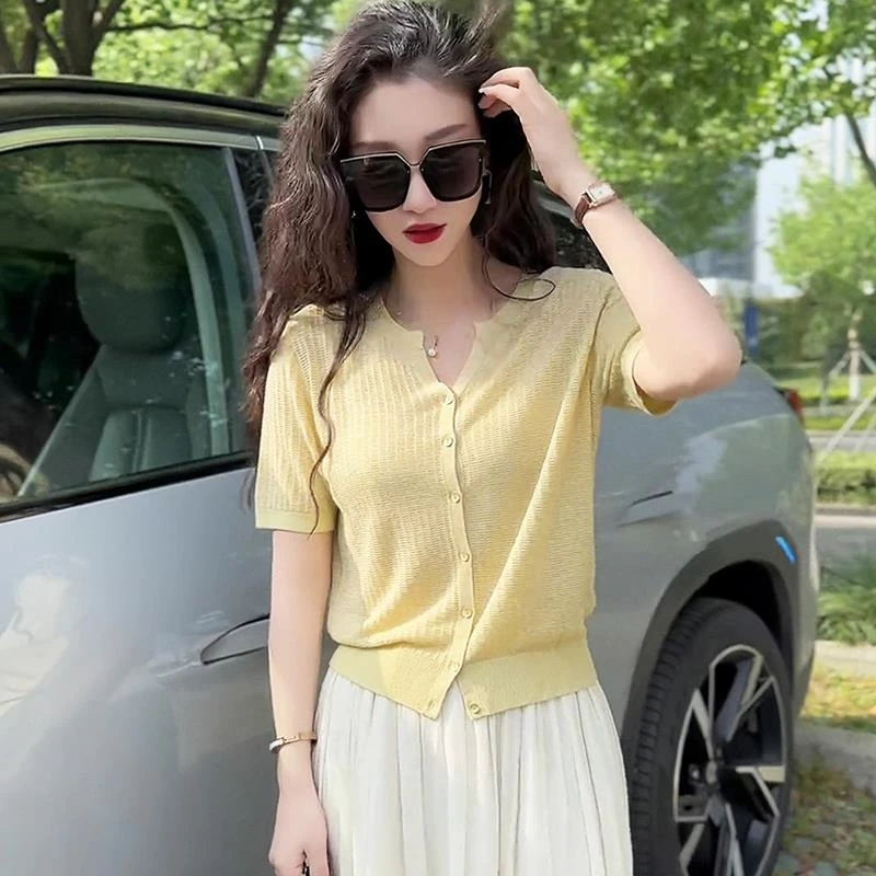 V领薄款超好看冰丝针织衫针织短袖女2025新款爆款独特漂亮上衣夏