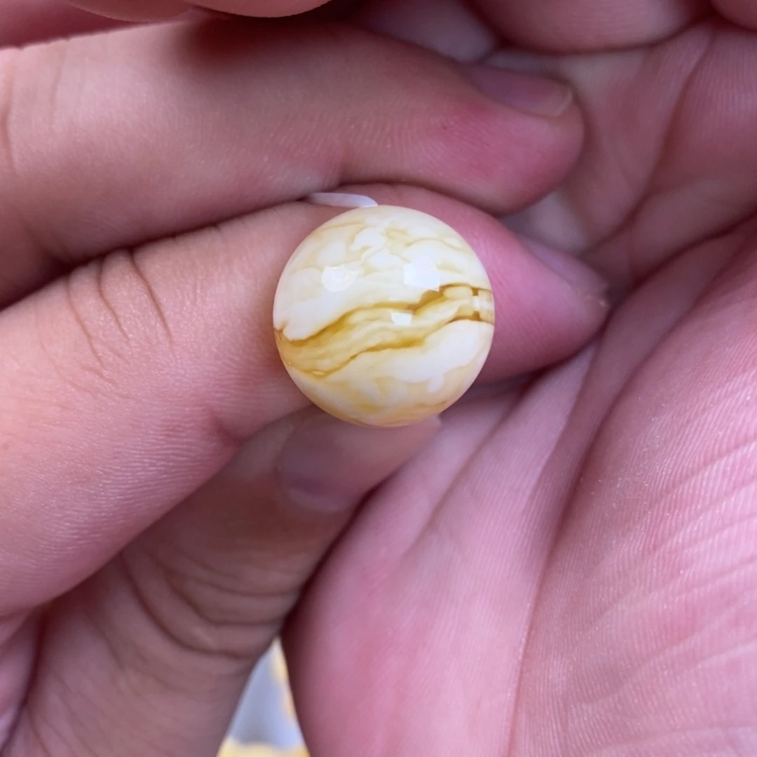 未镶嵌蜜蜡裸石刘*