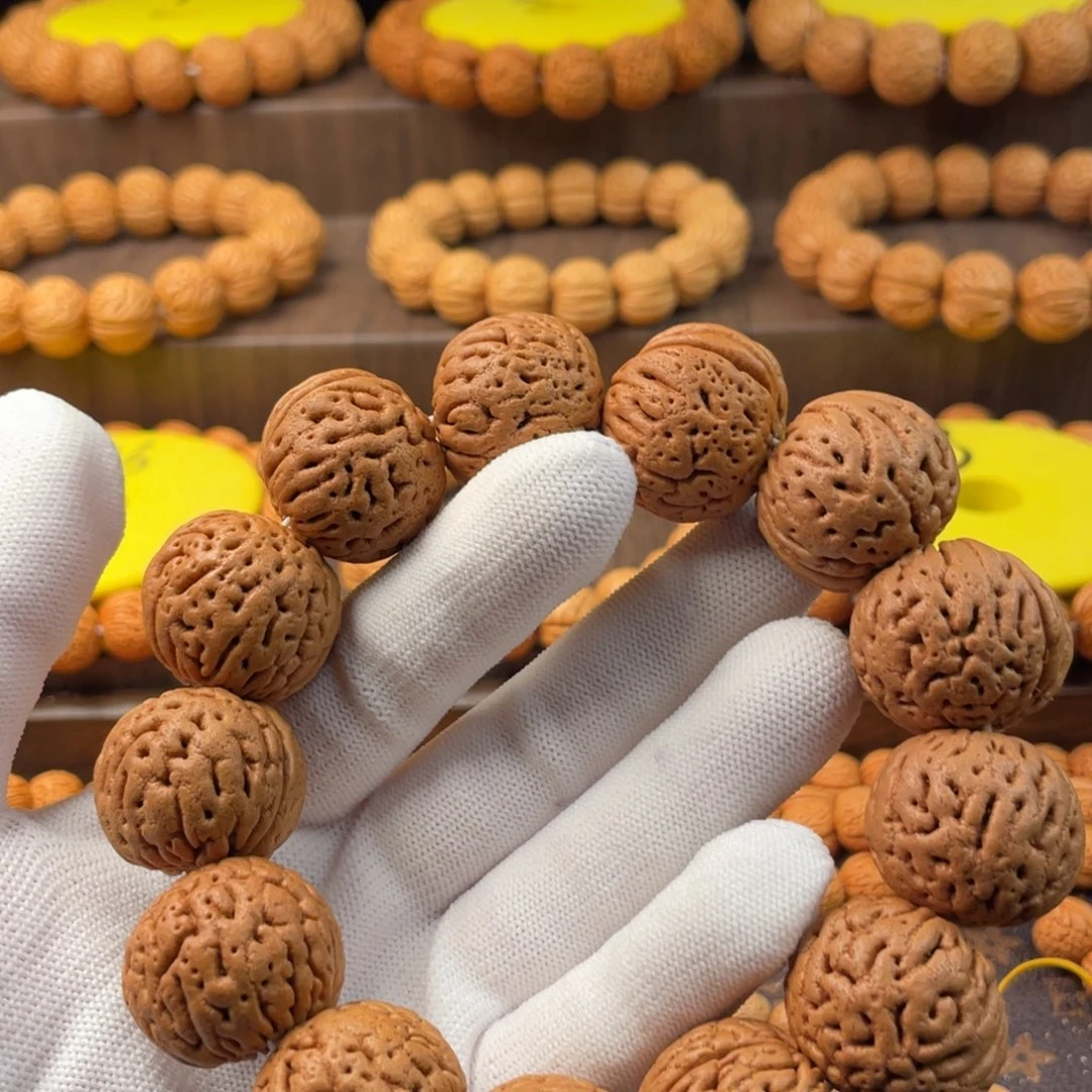 吊坠桃核火山纹24+