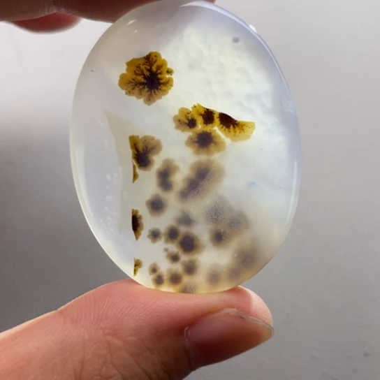 玛瑙/玉髓颈饰未镶嵌雨**光