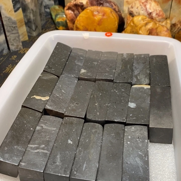 昌化鸡血石印章石