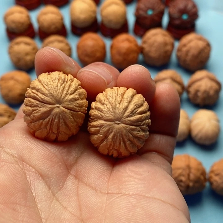 文玩核桃把件精品文玩手捻猴头元