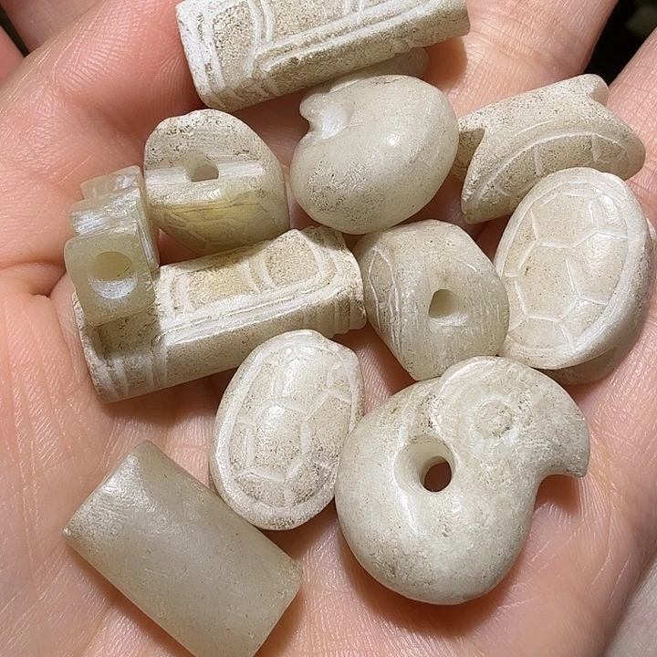 和田玉（糖玉）未镶嵌挂件