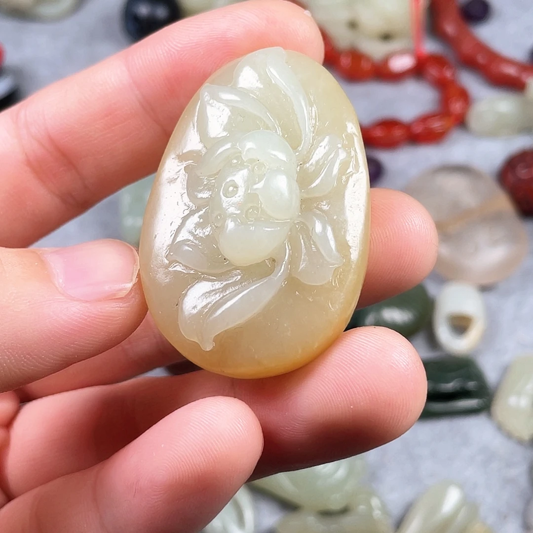 和田玉（糖玉）未镶嵌颈饰