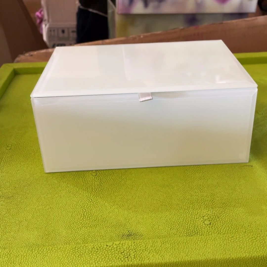 陶瓷花瓶，家居摆件。