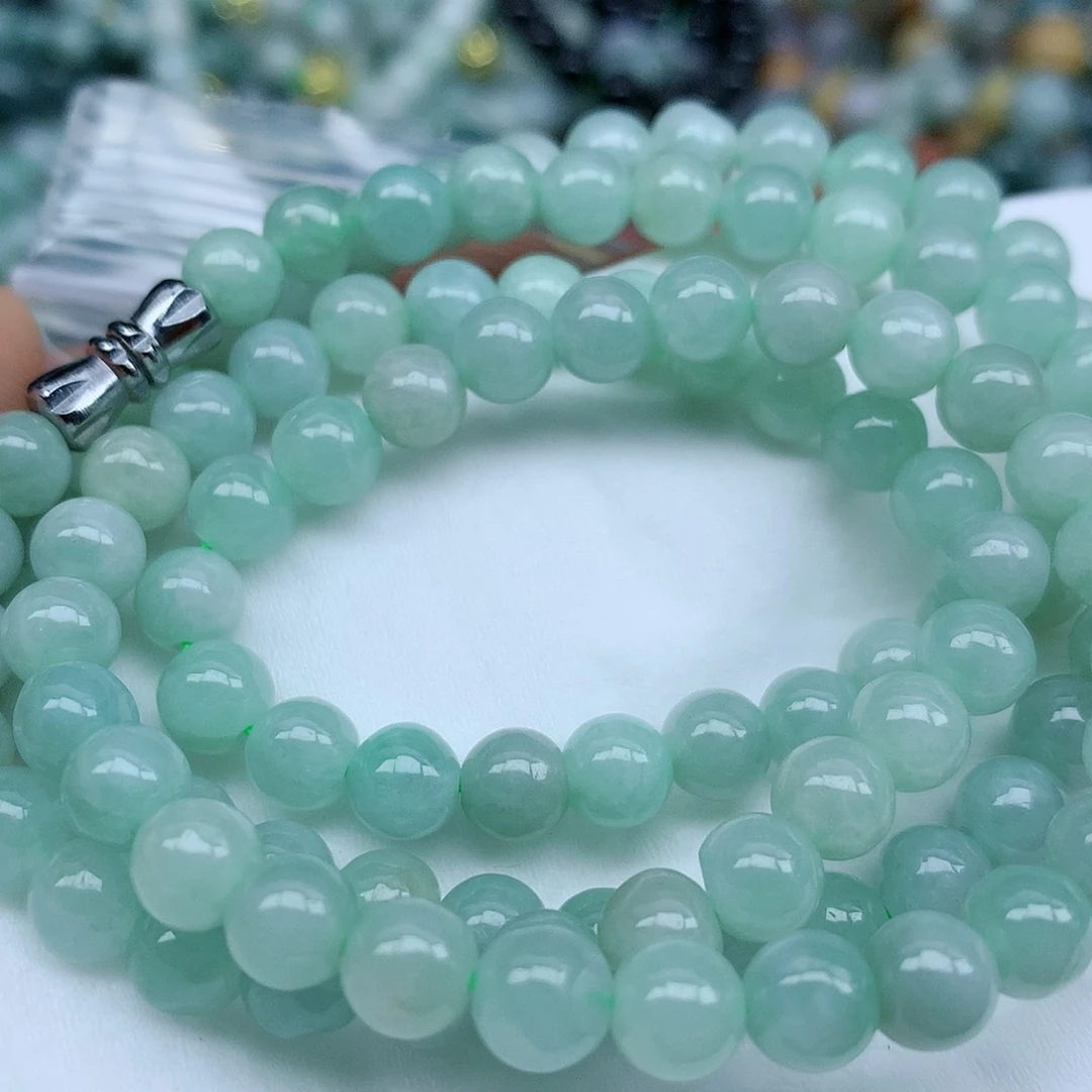 翡翠颈饰未镶嵌手串