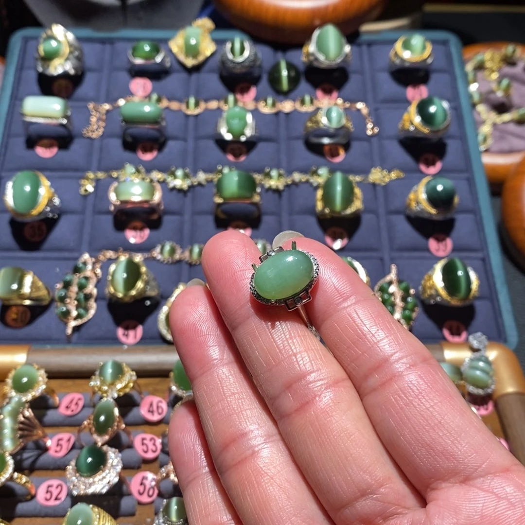 和田玉颈饰未镶嵌有**迹