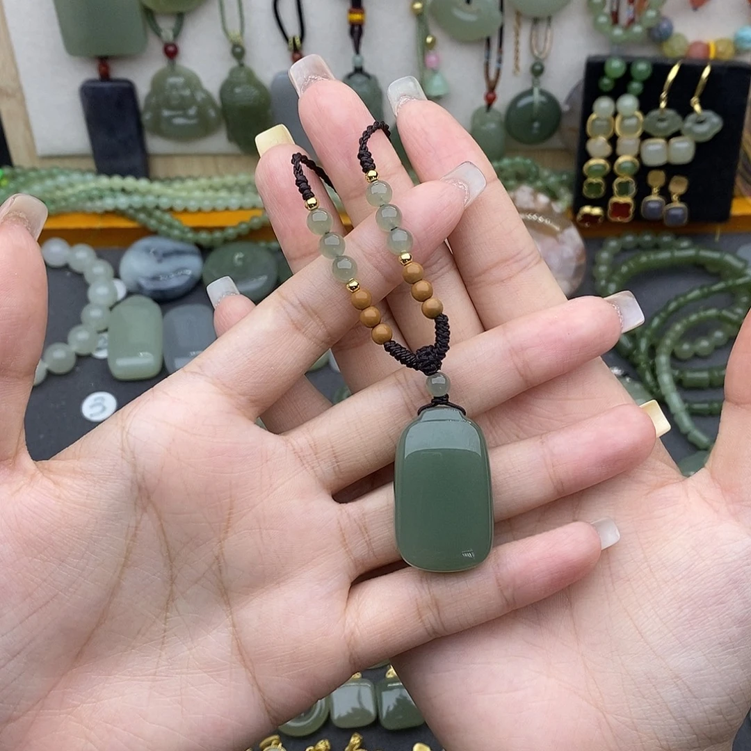 和田玉未镶嵌吊坠(不含链)