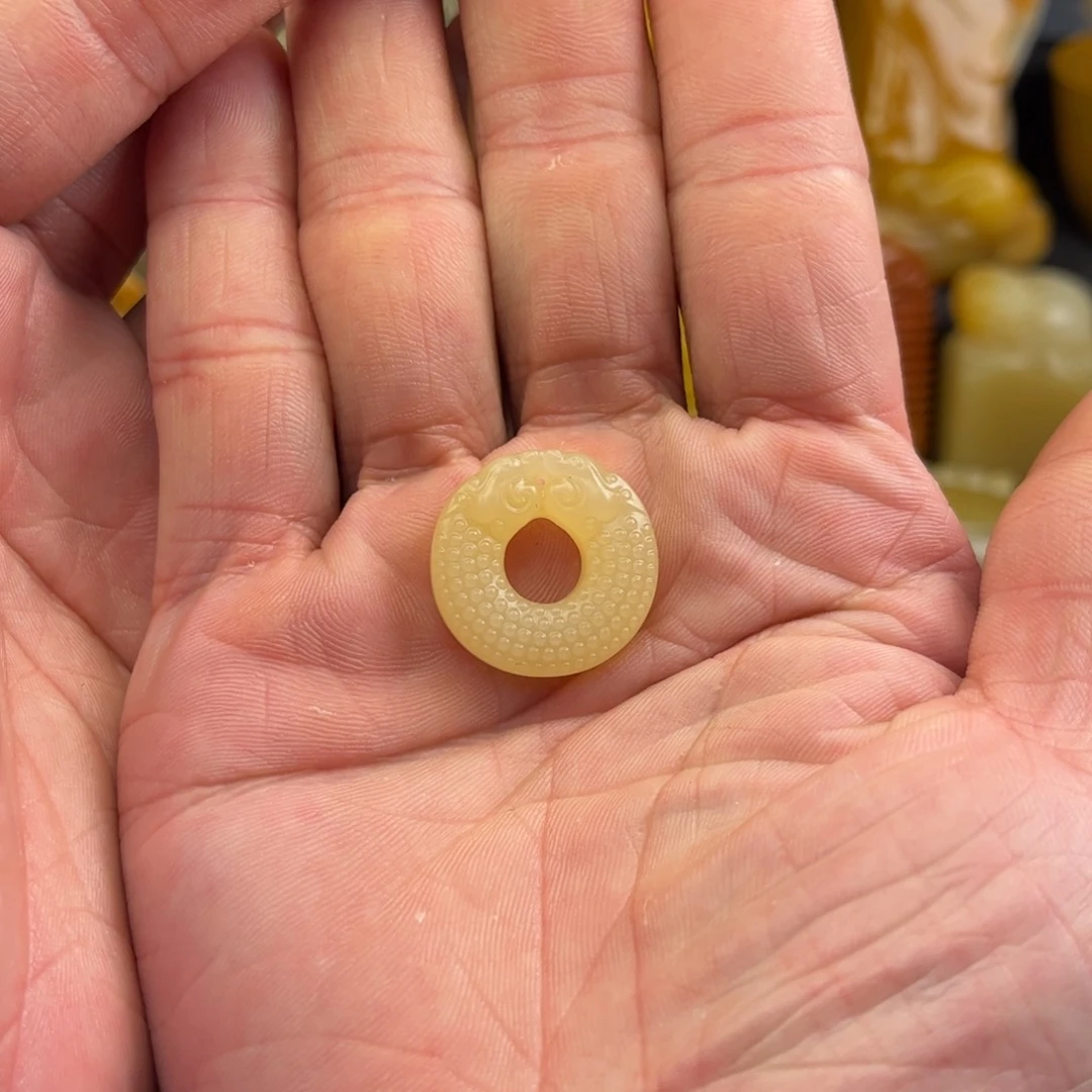 石英质玉黄蜡石吊坠未镶嵌?****满