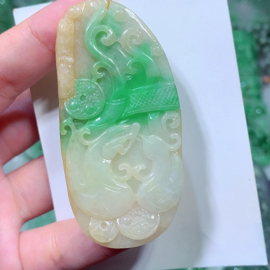 吊坠(不含链)未镶嵌翡翠