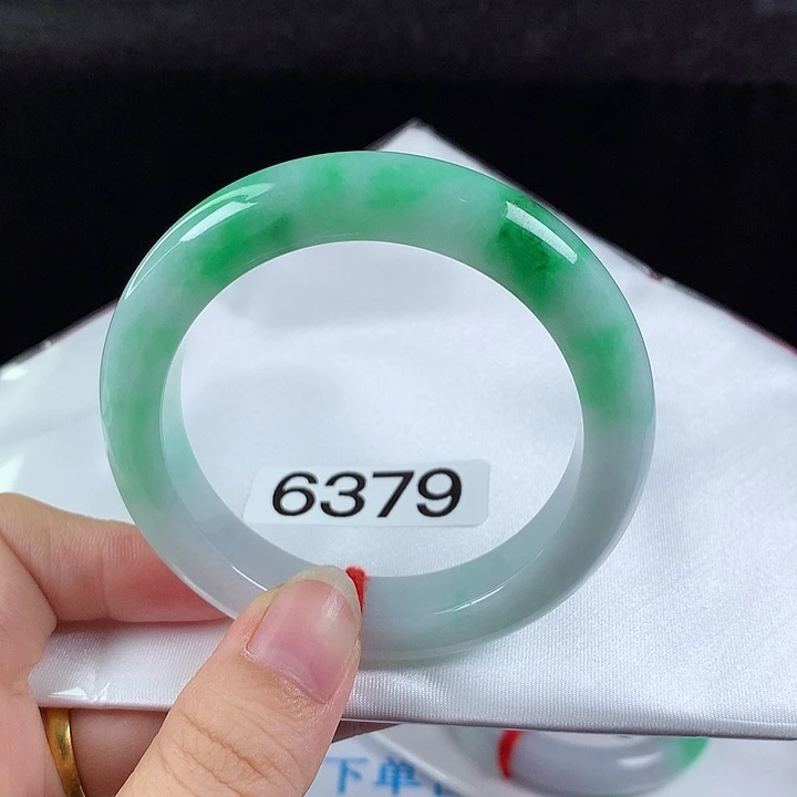 翡翠未镶嵌手镯53圈
